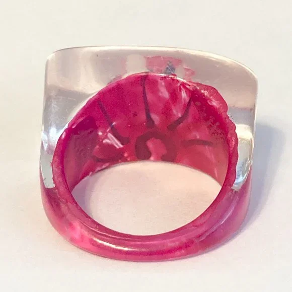 Vintage Lucite Acrylic Ring Size 6 Retro Abstract Hand Painted Pink Blue White - Picture 9 of 12